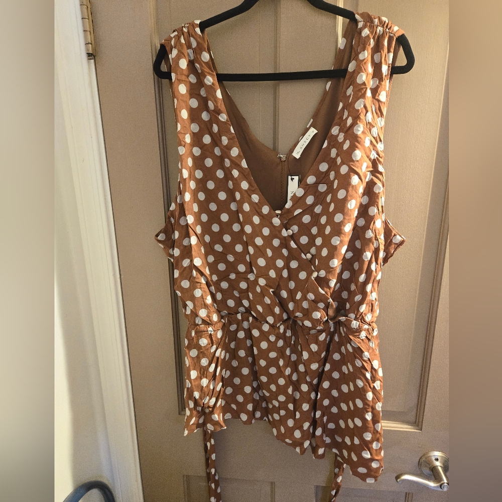 New Soncy size 28 polka dot top
